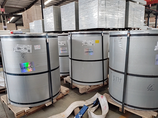 食品/医药厂必看：不锈钢净化板凭什么成为洁净工程“天花板”？