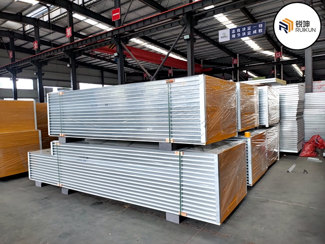 榔梨翻天娃新车间工地，湖南锐坤净化板撑起食品安全生产防线